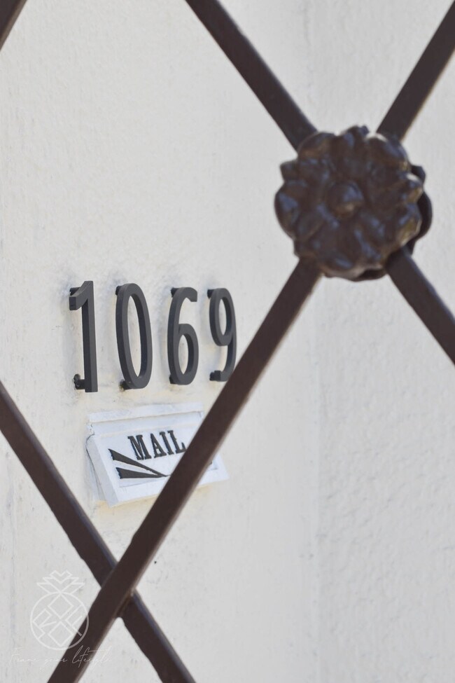 Building Photo - 1069 S Holt Ave