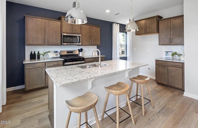 Building Photo - 1620 Tamarisk Ln