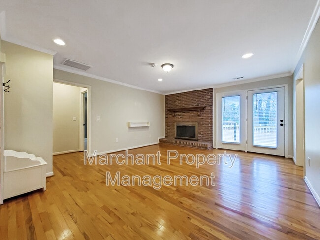 Building Photo - 117 Charmar Way