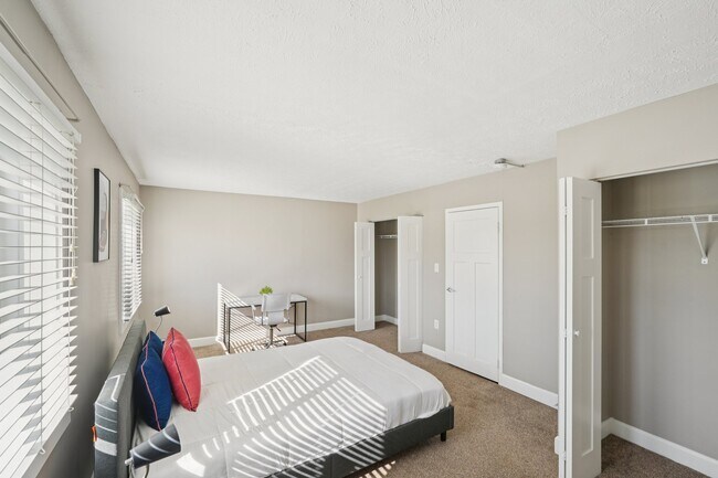 Building Photo - 1150 N White River Pkwy Dr W
