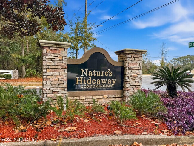 Building Photo - 6081 Maggies Cir