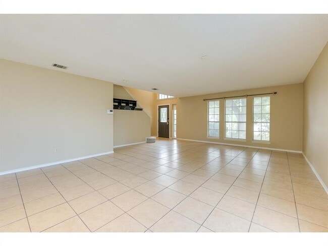 Building Photo - 3912 Lemos Dr