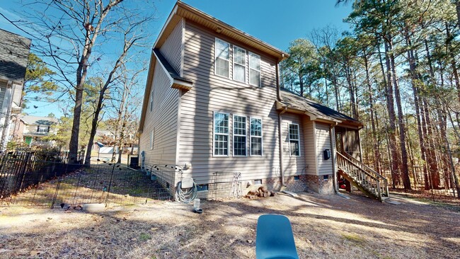 Building Photo - 4 Bedroom, 2 1/2 Bath Home in Carolina Lakes