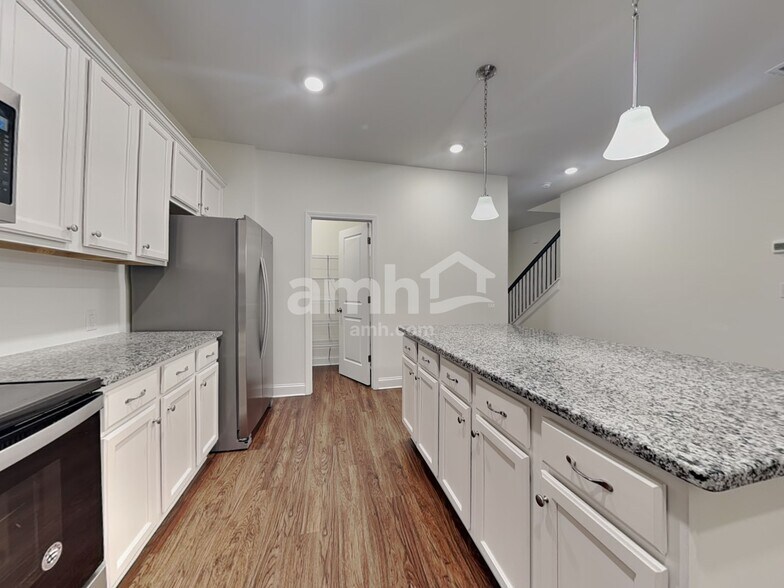 Building Photo - 13025 Wishsong Ct