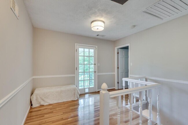 Building Photo - 2663 Rangewood Dr NE