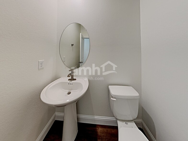 Building Photo - 707 Terrain Star Ave