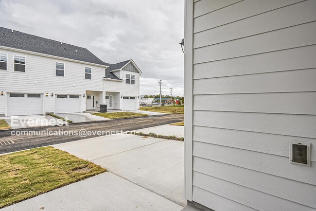 Building Photo - 307 Raines Ct