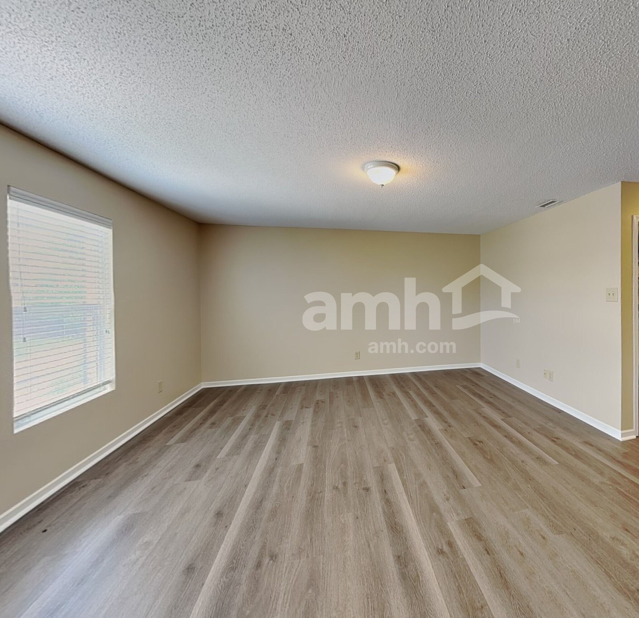 Building Photo - 10395 Butler Dr