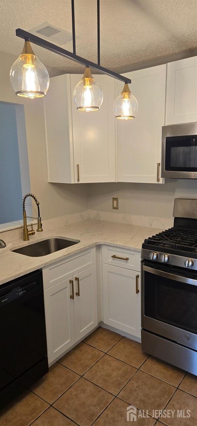 Building Photo - 3015 Lighthouse Ln