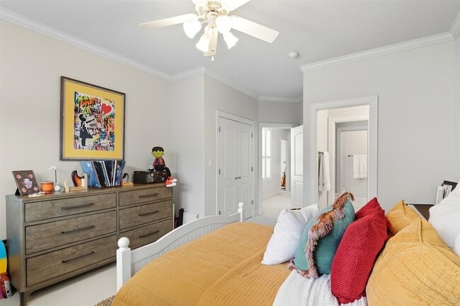 Building Photo - 1044 Memorial Village Dr