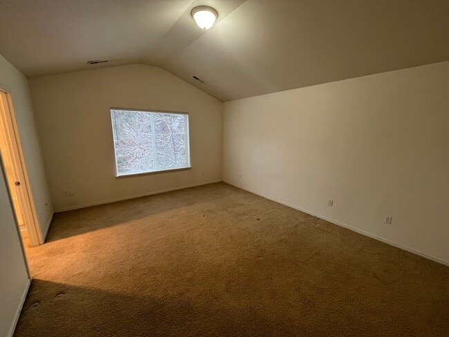 Building Photo - 3 Bed/2.5 Bath Single Family Home in River Canyon Estates