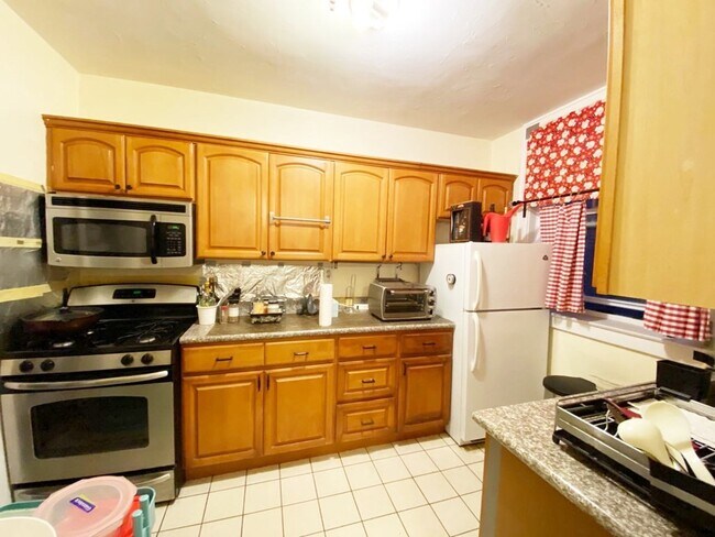 Building Photo - 10 Jamaicaway-