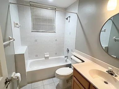 Building Photo - Spacious Luxury Pool Home | 4BR + Office + 3-Car Garage