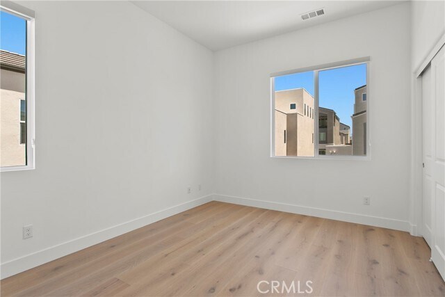 Building Photo - 612 Chinon