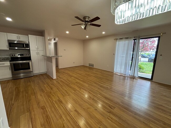 Building Photo - 15140 Seagull Dr