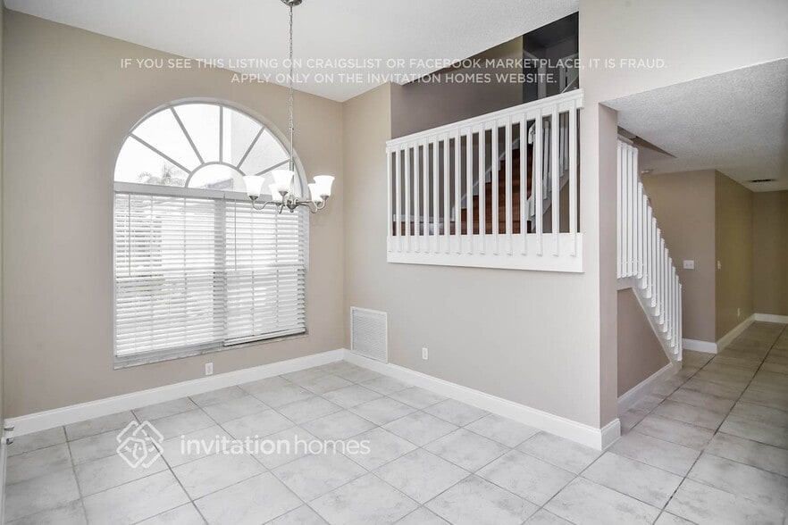 Building Photo - 450 SW 182nd Way