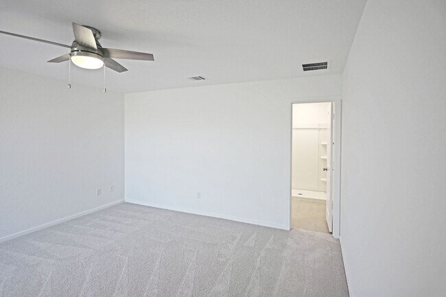 Building Photo - 2407 Shady Grv