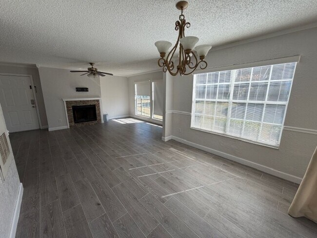 Building Photo - Lake Mary - 3 Bedroom, 2 Bathroom - $1,895.00