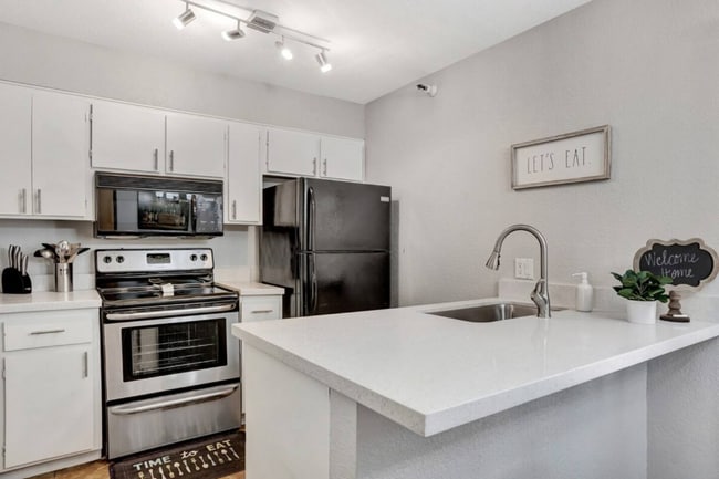 Building Photo - 8020 E Thomas Rd