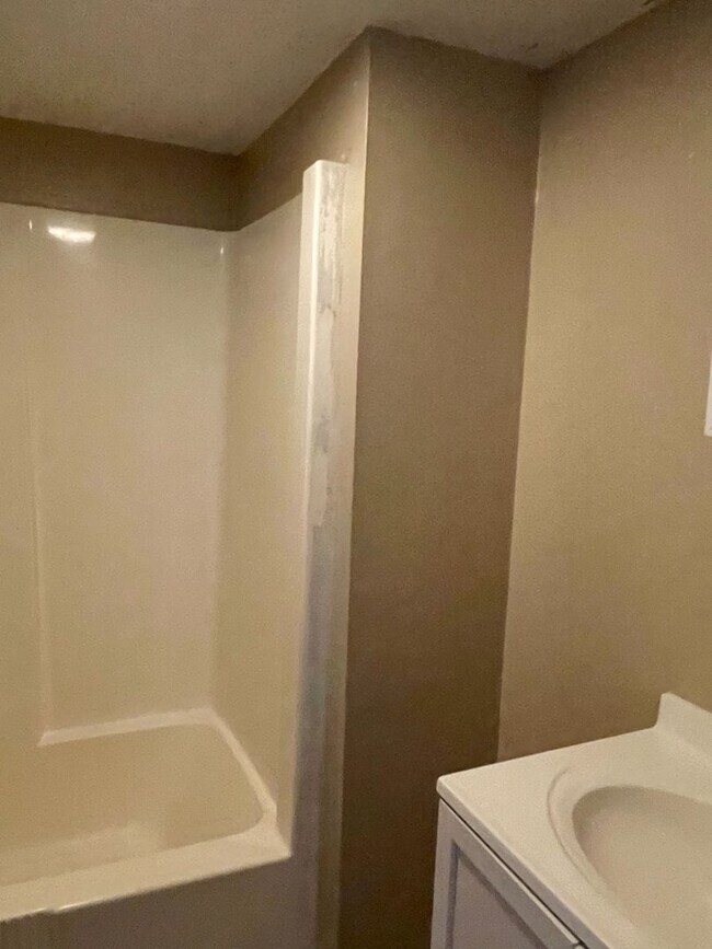 Building Photo - 295/297 Chris Dr.