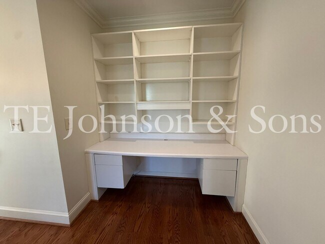 Building Photo - 5540 Brookberry Farm Rd