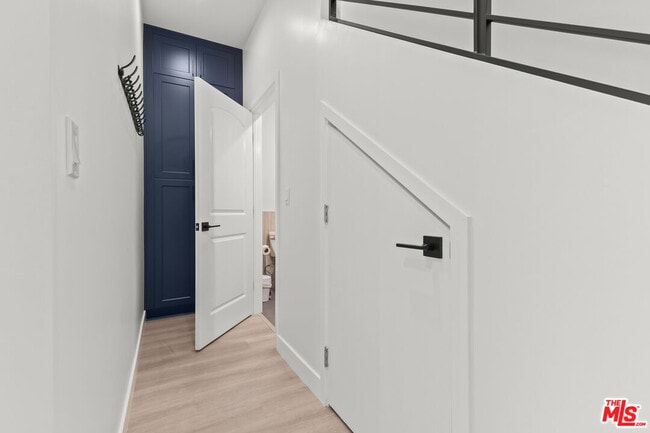 Building Photo - 119-119 S Myers St