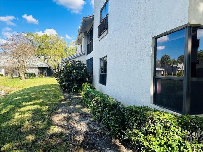 Building Photo - 3815 NW 35th St