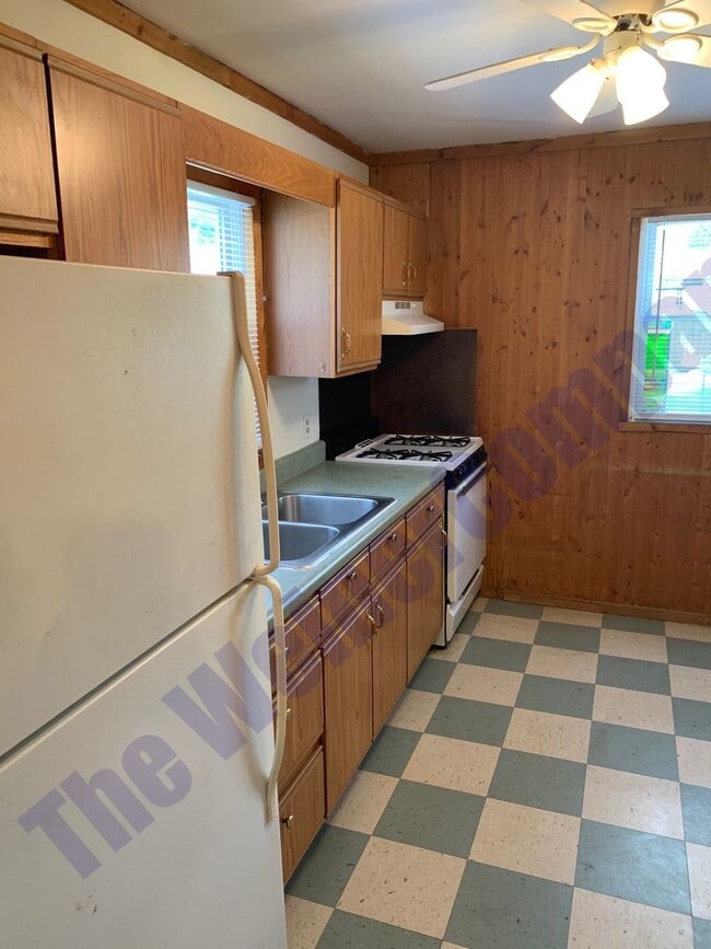 Building Photo - House near Hessel Park for sublease!