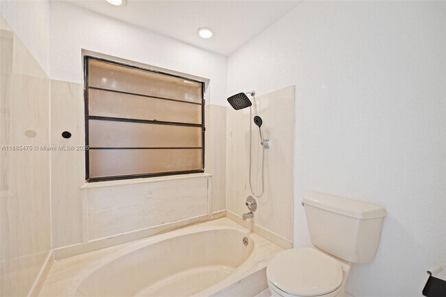 Building Photo - 6633 NW 179th Terrace