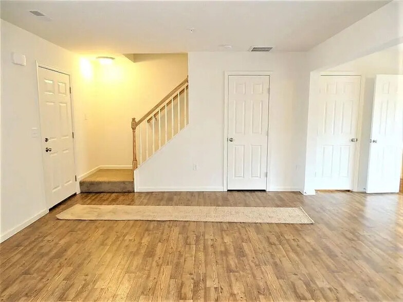 Building Photo - 149 Cedarwood Dr