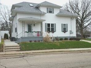Building Photo - 615 Green St