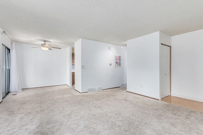 Building Photo - 1410 Bacchus Dr