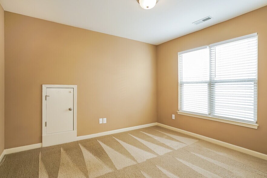 Building Photo - 34 Wensley Ct