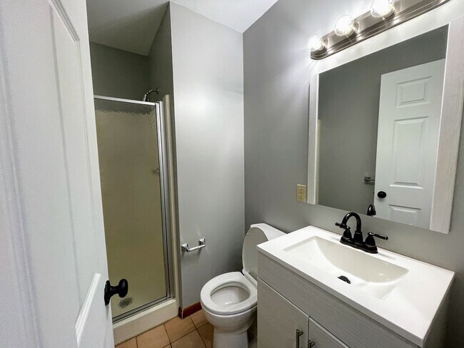 Building Photo - 2323 Sidney St