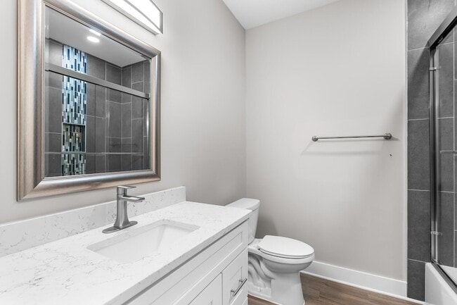 Building Photo - 5 Romana Ln