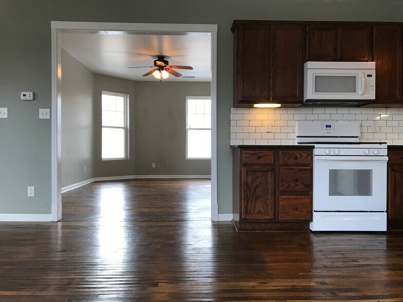 Building Photo - 801 S 4th St