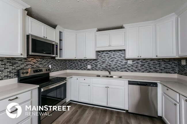 Building Photo - 1720 Tennyson Dr