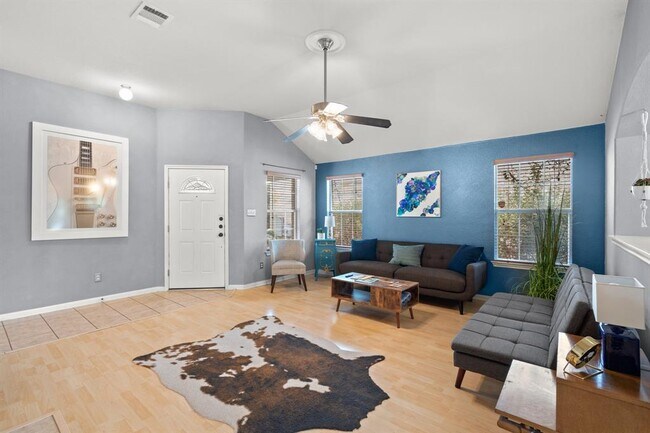 Building Photo - 1900 Melissa Oaks Ln