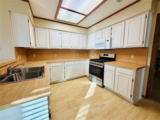 Building Photo - 2220 College Pkwy