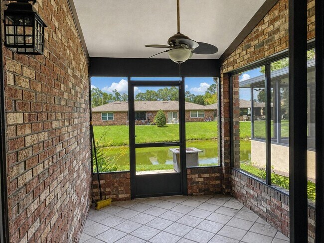 Building Photo - 614 Lake Carolyn Cir