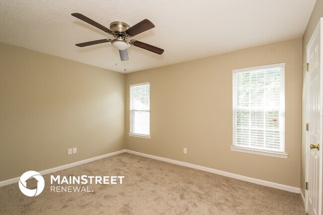 Building Photo - 117 Poplar Pointe Terrace