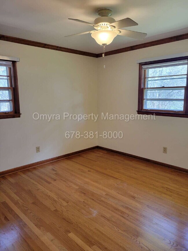 Building Photo - Charming 4 Bedroom Home in Brookhaven!