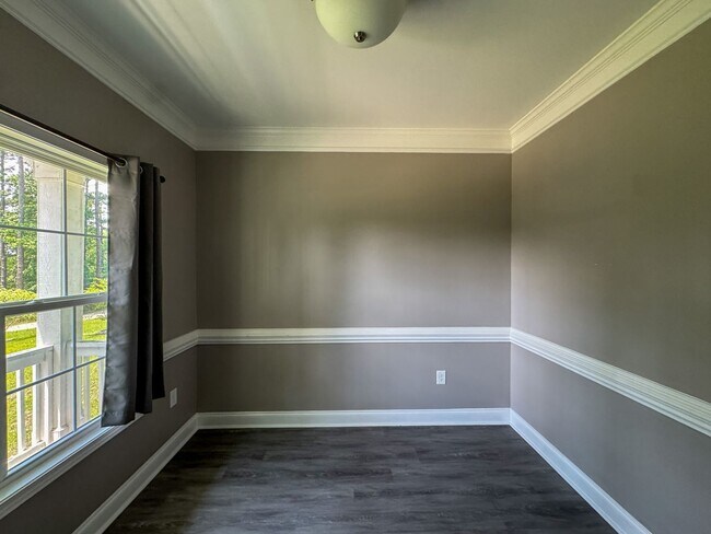 Building Photo - Beautiful 4 Bed 2.5 Bath Home in North Fayetteville