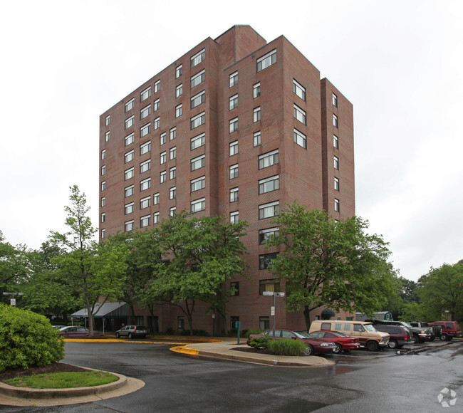 Primary Photo - Claiborne Place Apartments