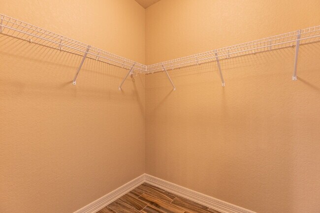 Building Photo - 1175 Ranch Falls