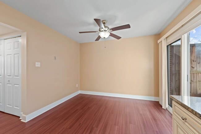 Building Photo - 2 bed Townhome in Annapolis in Hilltop Village