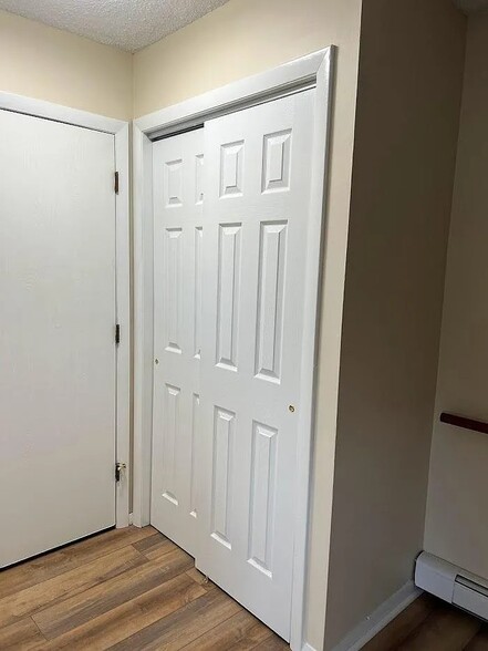 Front Closet - O1 Grandview Dr