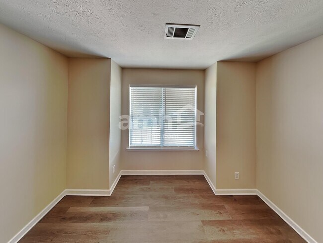 Building Photo - 6641 Sugar Valley Dr