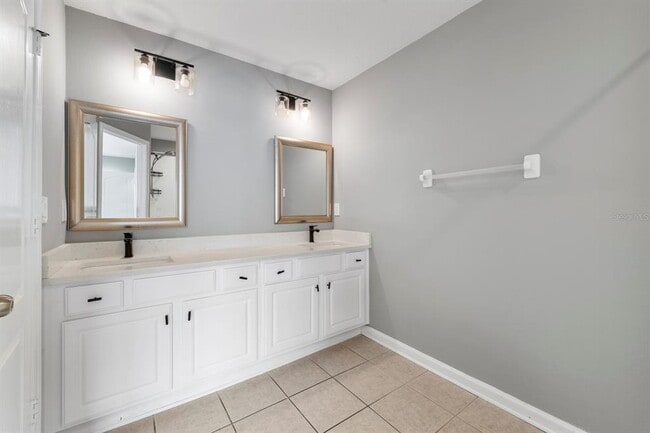 Building Photo - 26532 Castleview Way