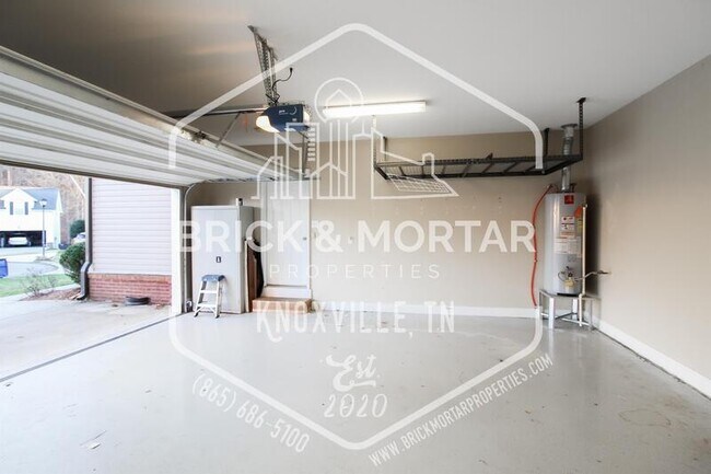 Building Photo - 3305 Grassy Pointe Ln